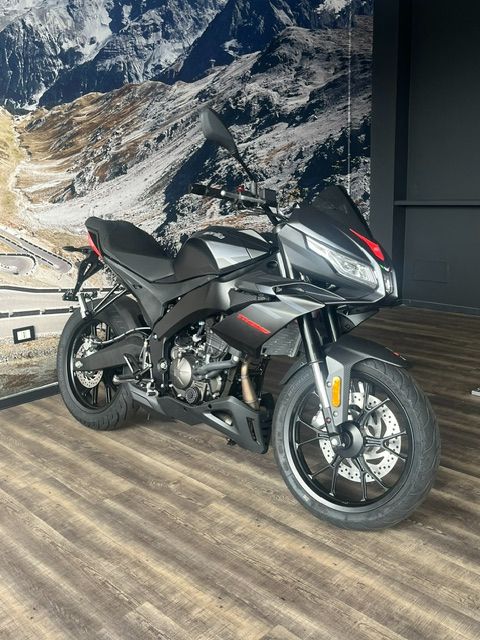 Aprilia Tuono 125