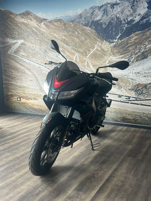 Aprilia Tuono 125