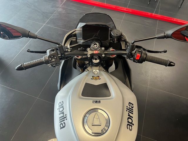 Aprilia Tuono V4