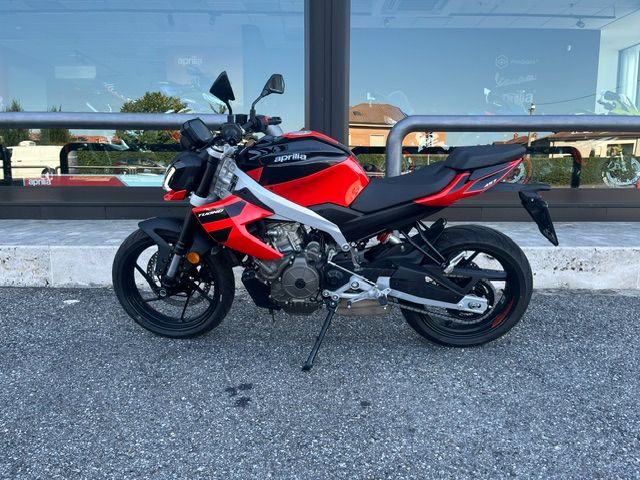 Aprilia Tuono 457