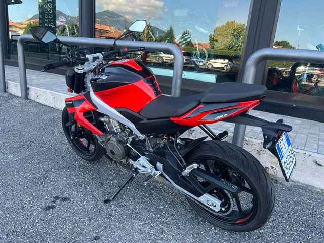 Aprilia Tuono 457