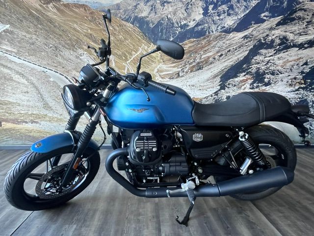 Moto Guzzi V7 Stone
